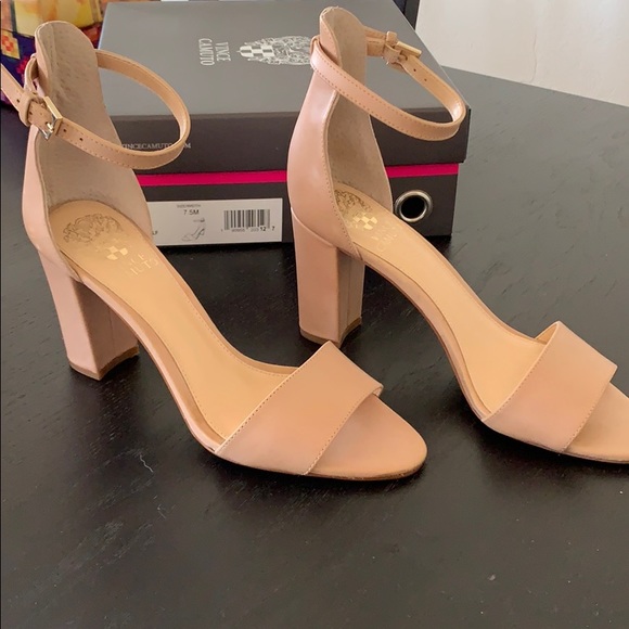 Vince Camuto Shoes - Worn once Vince Camuto Carolina